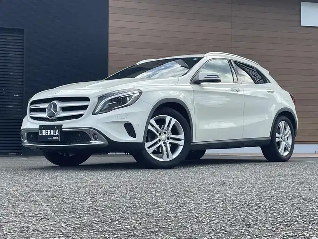メルセデス・ベンツ ＧＬＡ１８０ 宮崎県 2016(平28)年 3.3万km 白 純正HDDナビ/・フルセグテレビ/・Bluetooth /・DVD/・CD/・AM FM/ハーフレザーシート/バックカメラ/・コーナーセンサー /アイドリングストップ/アクティブクルーズコントロール/・ブラインドスポットモニター/・レーンキープ/ETC/パワーバックドア/HIDヘッドライト/・オートライト/ドライブレコーダー /純正18インチアルミホイール