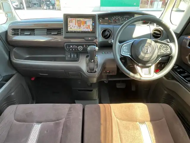 ホンダ Ｎ ＢＯＸ G･L ホンダセンシング カッパーブラウンスタイル 島根県 2019(平31)年 5.7万km プラチナホワイトパール 純正メモリナビ・フルセグTV/DVD再生・Bluetooth接続/両側パワースライド　/前後純正ドライブレコーダー /追従機能付クルーズコントロール/バックカメラ　/ETC/リアコーナーセンサー/衝突軽減ブレーキ/横滑り防止装置　/レーンキープアシスト/スマートキー・プッシュスタート/純正LEDヘッドライト/純正アルミホイール/純正フロアマット