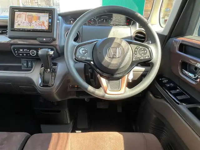 ホンダ Ｎ ＢＯＸ G･L ホンダセンシング カッパーブラウンスタイル 島根県 2019(平31)年 5.7万km プラチナホワイトパール 純正メモリナビ・フルセグTV/DVD再生・Bluetooth接続/両側パワースライド　/前後純正ドライブレコーダー /追従機能付クルーズコントロール/バックカメラ　/ETC/リアコーナーセンサー/衝突軽減ブレーキ/横滑り防止装置　/レーンキープアシスト/スマートキー・プッシュスタート/純正LEDヘッドライト/純正アルミホイール/純正フロアマット