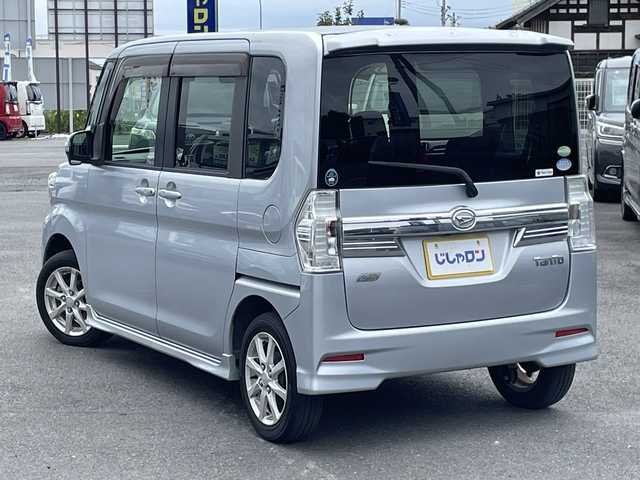 ダイハツ タント カスタム X トップED SA 茨城県 2015(平27)年 6.9万km ブライトシルバーメタリック (株)IDOMが運営する【じしゃロン水戸店】の自社ローン専用車両になりますこちらは現金またはオートローンご利用時の価格です。自社ローンご希望の方は別途その旨お申付け下さい/パワースライドドア/純正7型ナビ/フルセグ/Bluetooth/ビルトインETC/バックカメラ/衝突軽減システム/アイドリングストップ/LEDヘッドライト/ドライブレコーダー/純横滑り防止/純正14インチアルミホイール/保証書/取扱説明書/記録簿