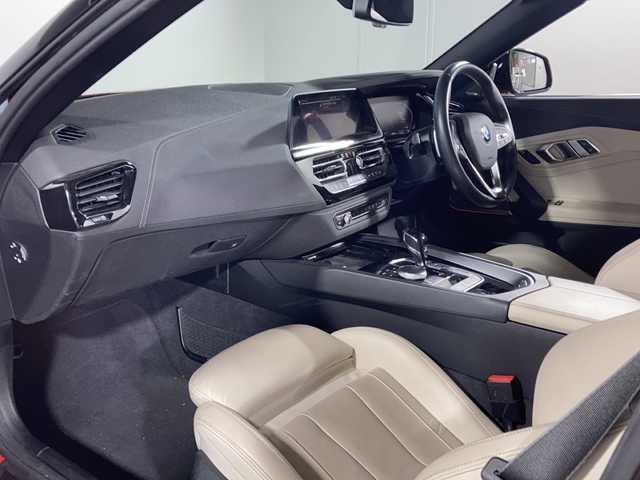 ＢＭＷ Ｚ４ sDrive20i スポーツ 沖縄県 2020(令2)年 3.3万km サンフラシスコレッド ワンオーナー/禁煙車　/純正ナビ　Ｂｌｕｅｔｏｏｔｈ　ＵＳＢ　ラジオ　/レーダークルーズコントロール　/衝突警告　/車線逸脱警告　/ブラインドスポットモニター　/パドルシフト　/電子パーキング　/オートホールド/取り扱い説明書/新車保証書/スペアキー