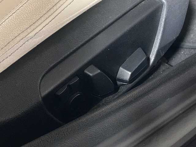 ＢＭＷ Ｚ４ sDrive20i スポーツ 沖縄県 2020(令2)年 3.3万km サンフラシスコレッド ワンオーナー/禁煙車　/純正ナビ　Ｂｌｕｅｔｏｏｔｈ　ＵＳＢ　ラジオ　/レーダークルーズコントロール　/衝突警告　/車線逸脱警告　/ブラインドスポットモニター　/パドルシフト　/電子パーキング　/オートホールド/取り扱い説明書/新車保証書/スペアキー