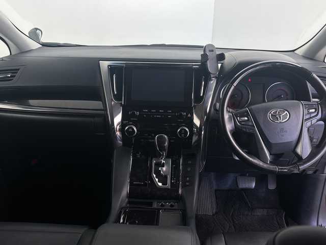 トヨタ アルファード S Cパッケージ 鹿児島県 2020(令2)年 4.3万km ブラック ナビ機能付きディスプレイオーディオ/モデリスタエアロ/純正12.3型フリップダウンモニター/前後ドライブレコーダー/バックカメラ/クルーズコントロール/オットマン/キャプテンシート/ビルドインETC/シートエアコン/シートヒーター/ステアリングリモコン/両側パワースライドドア/パワーシート/後席サンシェード/オートハイビーム/オートライト/ハンドルヒーター/プッシュスタートボタン/レーンキープアシスト/LEDヘッドライト/保証書/取扱説明書