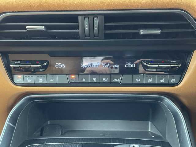 マツダ ＣＸ－６０ ＰＨＥＶ プレミアムスポーツ 大阪府 2023(令5)年 2.8万km ジェットブラックマイカ i-ACTIVESENSE/　・ディスタンス＆スピードアラート/　・レーンキープアシスト/　・前側接近車両検知/　・後方接近車両検知/　・ブラインドスポットモニター/　・ロードキープアシスト/　・追従式クルコン/　・AT誤発進抑制制御装置/サンルーフ/純正ディスプレイオーディオ/　・BT/FM/AM/フルセグ/ナビゲーション/バック・フロント・全方位カメラ/レザーシート/全席シートヒーター/前席エアシート/前席パワーシート/パワーバックドア/ステアリングヒーター/ダウンヒルアシストコントロール