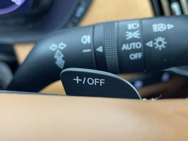 マツダ ＣＸ－６０ ＰＨＥＶ プレミアムスポーツ 大阪府 2023(令5)年 2.8万km ジェットブラックマイカ i-ACTIVESENSE/　・ディスタンス＆スピードアラート/　・レーンキープアシスト/　・前側接近車両検知/　・後方接近車両検知/　・ブラインドスポットモニター/　・ロードキープアシスト/　・追従式クルコン/　・AT誤発進抑制制御装置/サンルーフ/純正ディスプレイオーディオ/　・BT/FM/AM/フルセグ/ナビゲーション/バック・フロント・全方位カメラ/レザーシート/全席シートヒーター/前席エアシート/前席パワーシート/パワーバックドア/ステアリングヒーター/ダウンヒルアシストコントロール