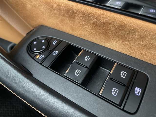 マツダ ＣＸ－６０ ＰＨＥＶ プレミアムスポーツ 大阪府 2023(令5)年 2.8万km ジェットブラックマイカ i-ACTIVESENSE/　・ディスタンス＆スピードアラート/　・レーンキープアシスト/　・前側接近車両検知/　・後方接近車両検知/　・ブラインドスポットモニター/　・ロードキープアシスト/　・追従式クルコン/　・AT誤発進抑制制御装置/サンルーフ/純正ディスプレイオーディオ/　・BT/FM/AM/フルセグ/ナビゲーション/バック・フロント・全方位カメラ/レザーシート/全席シートヒーター/前席エアシート/前席パワーシート/パワーバックドア/ステアリングヒーター/ダウンヒルアシストコントロール