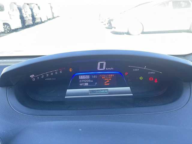 ホンダ フリード スパイク ハイブリット ジャストセレクション 熊本県 2013(平25)年 8万km プレミアムスパークルブラックパール (株)IDOMが運営する【じしゃロン熊本店】の自社ローン対象車両になります。こちらは現金ご利用時の価格です。/自社ローンご希望の方は別途その旨お申付け下さい。/純正ナビ（ＶＸＭ－１４５ＶＳｉ）　/片側パワースライドドア　/ＥＴＣ　/クルーズコントロール　/ドライブレコーダー　/Ｗエアバッグ　/純正マット　/純正アルミ　/オートライト　/ステアリングスイッチ　/電動格納ミラー