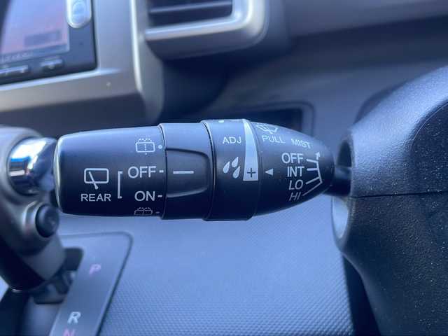 ホンダ フリード スパイク ハイブリット ジャストセレクション 熊本県 2013(平25)年 8万km プレミアムスパークルブラックパール (株)IDOMが運営する【じしゃロン熊本店】の自社ローン対象車両になります。こちらは現金ご利用時の価格です。/自社ローンご希望の方は別途その旨お申付け下さい。/純正ナビ（ＶＸＭ－１４５ＶＳｉ）　/片側パワースライドドア　/ＥＴＣ　/クルーズコントロール　/ドライブレコーダー　/Ｗエアバッグ　/純正マット　/純正アルミ　/オートライト　/ステアリングスイッチ　/電動格納ミラー