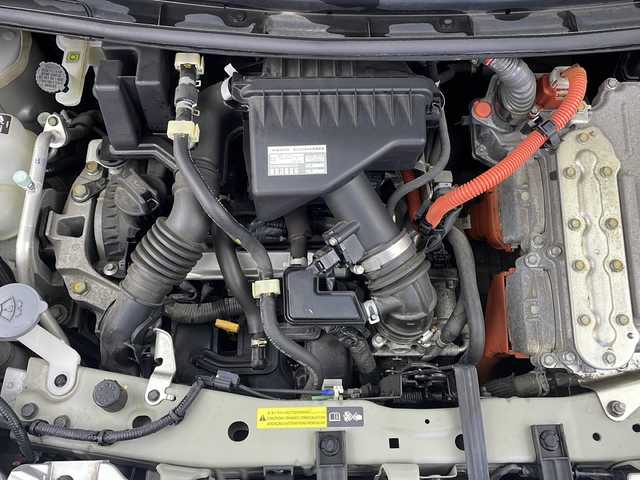 日産 ノート e－パワー ニスモ 栃木県 2017(平29)年 6.3万km ブリリアントシルバー 純正ナビ/（BT/CD/DVD/フルセグ/AM/FM）/全周囲カメラ/バック/サイド/フロントカメラ/衝突軽減システム/車線逸脱抑制機能/横滑り防止/ETC/ドライブレコーダー/純正アルミホイール/純正フロアマット/電動格納ミラー/ステアリングスイッチ/ドアバイザー/プッシュスタート/スマートキー/スペアキー