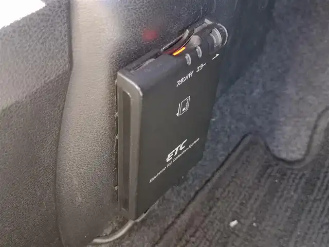 日産 ノート メダリスト 茨城県 2013(平25)年 4.4万km ブリリアントホワイトパール 純正ナビ/【ラジオ・TV・DISC・SD・ウォークマン・iPod・BT】/ETC/全方位カメラ/前方ドラレコ/アイドリングストップ/オートライト/ハロゲンライト/ヘッドライトレベライザー/オートエアコン/プッシュスタート/スマートキー/純正フロアマット/純正ホイールカバー