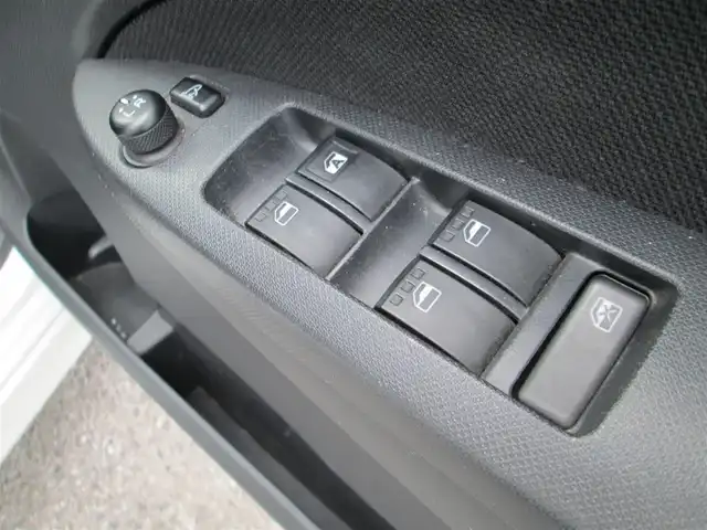 ダイハツ ムーヴ カスタム RS 千葉県 2010(平22)年 7.9万km パールホワイトⅢ キセノンライト/純正16インチAW/ウィンカードアミラー/社外オーディオ【CD/MD/SAM/FM】/momoステアリング/オートライト/フォグライト/ETC/スマートキー/純正マット&ドアバイザー/取扱説明書