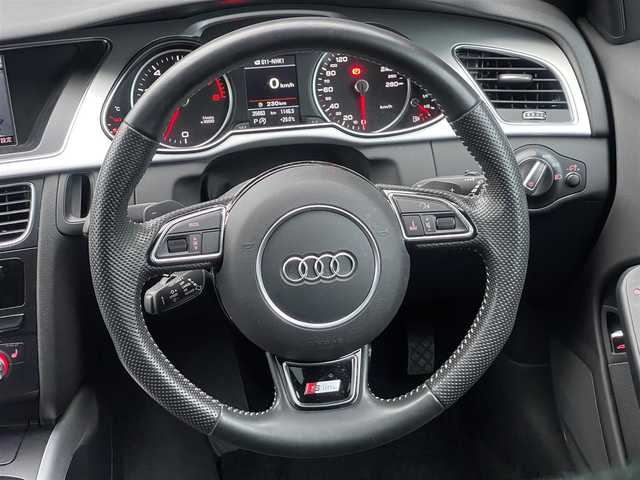 アウディ Ａ４ アバント 2．0 TFSI 山梨県 2015(平27)年 3.6万km グレイシアホワイトメタリック 純正HDDナビ/サンルーフ/Sラインパッケージ/バックカメラ/前席シートヒーター/前席パワーシート/オートライト/HID　アイドリングストップ/パドルシフト/ハーフレザーシート/スペアキー/スマートキー/クルーズコントロール/コーナーセンサー/新車保証書/取扱説明書