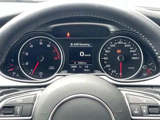 アウディ Ａ４ アバント 2．0 TFSI 山梨県 2015(平27)年 3.6万km グレイシアホワイトメタリック 純正HDDナビ/サンルーフ/Sラインパッケージ/バックカメラ/前席シートヒーター/前席パワーシート/オートライト/HID　アイドリングストップ/パドルシフト/ハーフレザーシート/スペアキー/スマートキー/クルーズコントロール/コーナーセンサー/新車保証書/取扱説明書