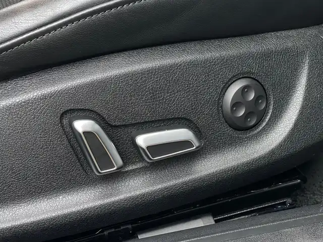 アウディ Ａ４ アバント 2．0 TFSI 山梨県 2015(平27)年 3.6万km グレイシアホワイトメタリック 純正HDDナビ/サンルーフ/Sラインパッケージ/バックカメラ/前席シートヒーター/前席パワーシート/オートライト/HID　アイドリングストップ/パドルシフト/ハーフレザーシート/スペアキー/スマートキー/クルーズコントロール/コーナーセンサー/新車保証書/取扱説明書