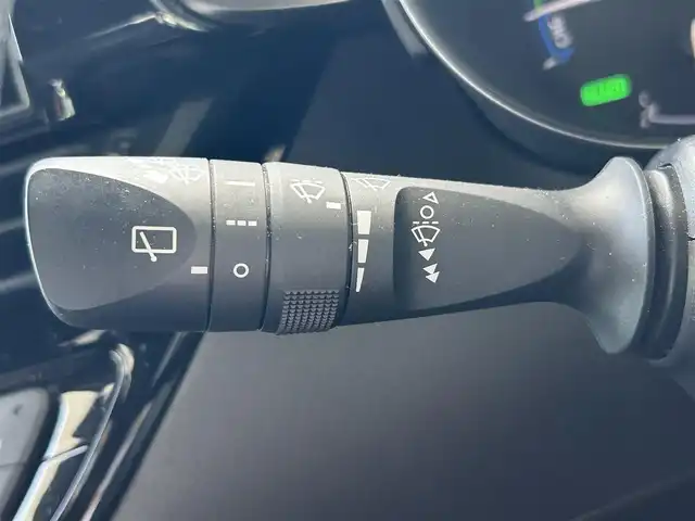 トヨタ Ｃ－ＨＲ S LEDパッケージ 福島県 2018(平30)年 6.6万km ホワイトパールクリスタルシャイン 登録時走行距離：65897km/社外SDナビ/ (BT/フルセグTV/CD/DVD/HDMI/SD/AM/FM)/バックカメラ/プッシュスタート/ビルトインETC/クルーズコントロール/ステアリングスイッチ/電動格納ミラー/ウィンカーミラー/フロアマット/オートライト/オートマチックハイビーム/LEDヘッドライト/純正17インチAW/横滑り防止装置/レーンキープアシスト/車両接近通報装置/スマートキー/スペアキー×１/保証書/取扱説明書