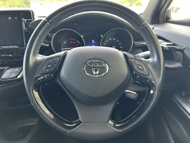 トヨタ Ｃ－ＨＲ S LEDパッケージ 福島県 2018(平30)年 6.6万km ホワイトパールクリスタルシャイン 登録時走行距離：65897km/社外SDナビ/ (BT/フルセグTV/CD/DVD/HDMI/SD/AM/FM)/バックカメラ/プッシュスタート/ビルトインETC/クルーズコントロール/ステアリングスイッチ/電動格納ミラー/ウィンカーミラー/フロアマット/オートライト/オートマチックハイビーム/LEDヘッドライト/純正17インチAW/横滑り防止装置/レーンキープアシスト/車両接近通報装置/スマートキー/スペアキー×１/保証書/取扱説明書