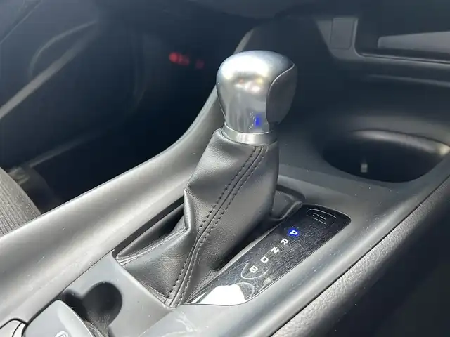 トヨタ Ｃ－ＨＲ S LEDパッケージ 福島県 2018(平30)年 6.6万km ホワイトパールクリスタルシャイン 登録時走行距離：65897km/社外SDナビ/ (BT/フルセグTV/CD/DVD/HDMI/SD/AM/FM)/バックカメラ/プッシュスタート/ビルトインETC/クルーズコントロール/ステアリングスイッチ/電動格納ミラー/ウィンカーミラー/フロアマット/オートライト/オートマチックハイビーム/LEDヘッドライト/純正17インチAW/横滑り防止装置/レーンキープアシスト/車両接近通報装置/スマートキー/スペアキー×１/保証書/取扱説明書
