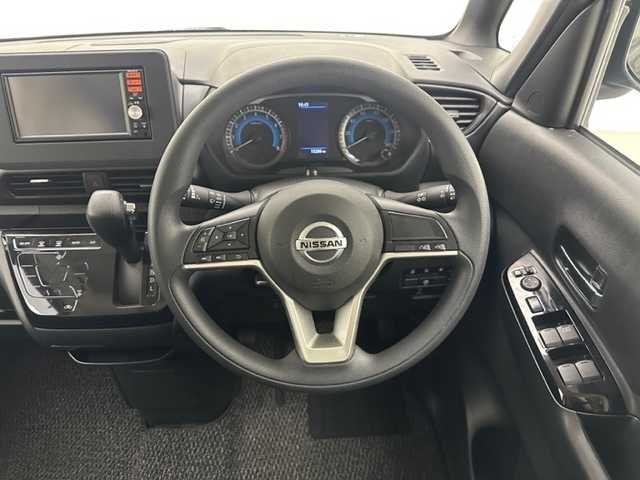 日産 ルークス ハイウェイスター X 兵庫県 2020(令2)年 1.6万km ブラック 純正SDナビ(CD/TV/Bluetooth)/アラウンドビューモニター/両側パワースライドドア/前後コーナーセンサー/LEDヘッドライト/オートライト/純正14インチアルミホイール/純正フロアマット/ビルトインETC/ドライブレコーダー/スマートキー