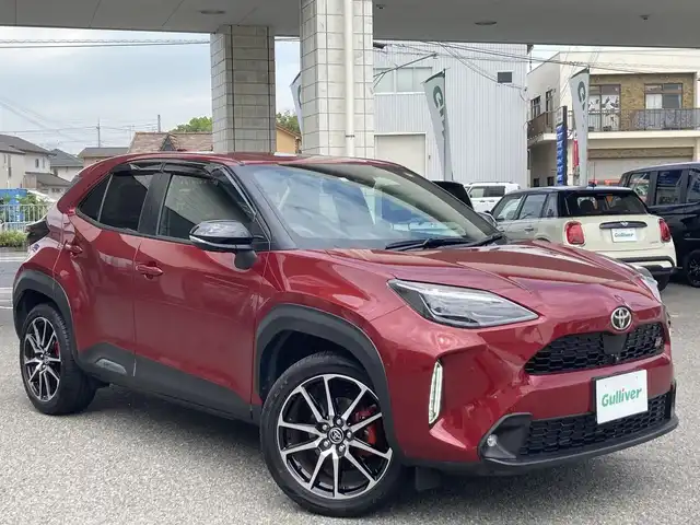 トヨタ ヤリスクロス ハイブリッド GRスポーツ 兵庫県 2023(令5)年 0.8万km センシュアルレッドマイカ 純正ナビ/フルセグTV/CD/DVD/Bluetooth/FM/AM/ビルトインETC2.0/パノラミックビューモニター/プリクラッシュセーフティ/レーントレーシングアシスト/ブラインドスポットモニター/アダプティブクルーズコントロール/オートマチックハイビーム/前後クリアランスソナー/先行車発進告知/パーキングサポートブレーキ/リヤクロストラフィックアラート/ロードサインアシスト/アドバンストパークシステム/後退速度抑制機能/LEDヘッドライト/オートライト/フォグランプ/D/N シートヒーター/ステアリングヒーター/ステアリングスイッチ/ハーフレザーシート/電格ミラー/革巻きステアリング/ドアバイザー/純正フロアマット/ISOFIX/新車時保証書/取扱説明書