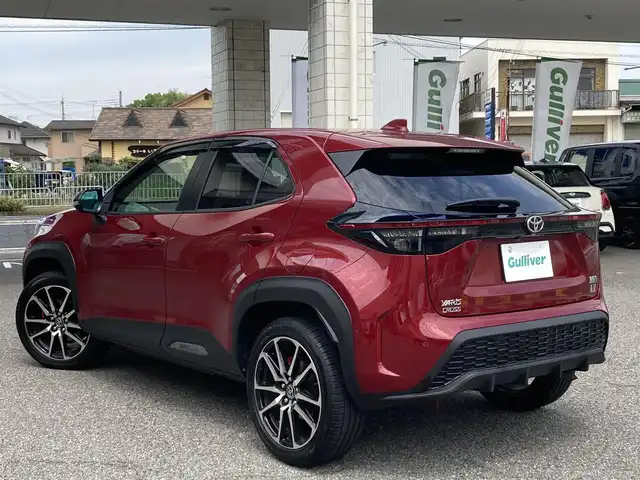 トヨタ ヤリスクロス ハイブリッド GRスポーツ 兵庫県 2023(令5)年 0.8万km センシュアルレッドマイカ 純正ナビ/フルセグTV/CD/DVD/Bluetooth/FM/AM/ビルトインETC2.0/パノラミックビューモニター/プリクラッシュセーフティ/レーントレーシングアシスト/ブラインドスポットモニター/アダプティブクルーズコントロール/オートマチックハイビーム/前後クリアランスソナー/先行車発進告知/パーキングサポートブレーキ/リヤクロストラフィックアラート/ロードサインアシスト/アドバンストパークシステム/後退速度抑制機能/LEDヘッドライト/オートライト/フォグランプ/D/N シートヒーター/ステアリングヒーター/ステアリングスイッチ/ハーフレザーシート/電格ミラー/革巻きステアリング/ドアバイザー/純正フロアマット/ISOFIX/新車時保証書/取扱説明書