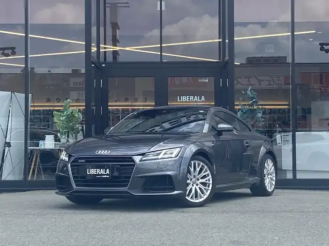 アウディ ＴＴクーペ 2．0 TFSI クワトロ 福岡県 2018(平30)年 3.2万km デイトナグレーパールエフェクト ・クルーズコントロール/・ナビ／ＵＳＢ／Ｂｌｕｅｔｏｏｔｈ/・バックカメラ/・ハーフレザーシート/・ドライブレコーダー/・フルセグテレビ/・ＥＴＣ/・純正１８インチＡＷ/・電動リアスポイラー/・AutoHOLD／電子パーキング