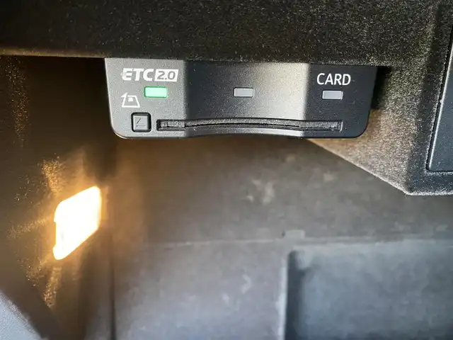 アウディ ＴＴクーペ 2．0 TFSI クワトロ 福岡県 2018(平30)年 3.2万km デイトナグレーパールエフェクト ・クルーズコントロール/・ナビ／ＵＳＢ／Ｂｌｕｅｔｏｏｔｈ/・バックカメラ/・ハーフレザーシート/・ドライブレコーダー/・フルセグテレビ/・ＥＴＣ/・純正１８インチＡＷ/・電動リアスポイラー/・AutoHOLD／電子パーキング