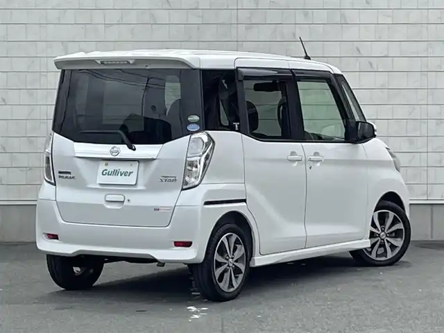 日産 デイズ ルークス ハイウェイスターターボ 愛知県 2015(平27)年 5.2万km ホワイトパール ・純正SDメモリーナビ/・全方位カメラ/・フルセグTV/・CD/DVD再生/・ETC/・ミュージックサーバー（SD録音）/・Bluetooth/USB/AUX接続/・両側パワースライドドア/・純正フロアマット/・純正15インチアルミホイール/・横滑り防止装置/・衝突軽減ブレーキ/・電動格納ミラー/・スマートキー/・プッシュスタート