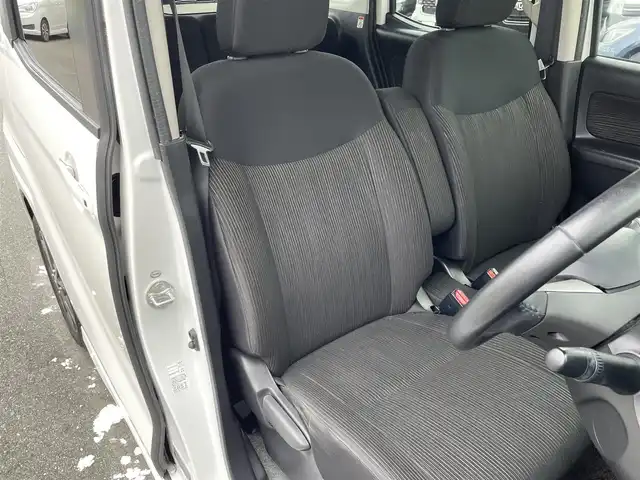 日産 デイズ ルークス ハイウェイスターターボ 愛知県 2015(平27)年 5.2万km ホワイトパール ・純正SDメモリーナビ/・全方位カメラ/・フルセグTV/・CD/DVD再生/・ETC/・ミュージックサーバー（SD録音）/・Bluetooth/USB/AUX接続/・両側パワースライドドア/・純正フロアマット/・純正15インチアルミホイール/・横滑り防止装置/・衝突軽減ブレーキ/・電動格納ミラー/・スマートキー/・プッシュスタート