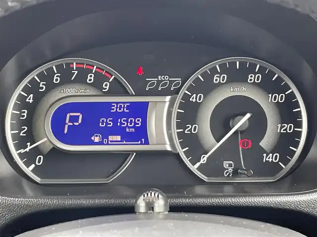日産 デイズ ルークス ハイウェイスターターボ 愛知県 2015(平27)年 5.2万km ホワイトパール ・純正SDメモリーナビ/・全方位カメラ/・フルセグTV/・CD/DVD再生/・ETC/・ミュージックサーバー（SD録音）/・Bluetooth/USB/AUX接続/・両側パワースライドドア/・純正フロアマット/・純正15インチアルミホイール/・横滑り防止装置/・衝突軽減ブレーキ/・電動格納ミラー/・スマートキー/・プッシュスタート