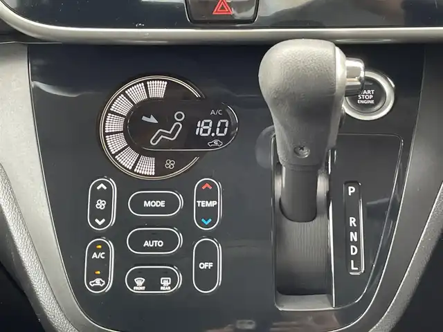 日産 デイズ ルークス ハイウェイスターターボ 愛知県 2015(平27)年 5.2万km ホワイトパール ・純正SDメモリーナビ/・全方位カメラ/・フルセグTV/・CD/DVD再生/・ETC/・ミュージックサーバー（SD録音）/・Bluetooth/USB/AUX接続/・両側パワースライドドア/・純正フロアマット/・純正15インチアルミホイール/・横滑り防止装置/・衝突軽減ブレーキ/・電動格納ミラー/・スマートキー/・プッシュスタート