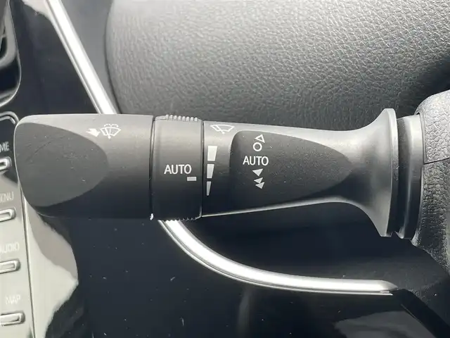 トヨタ プリウス ＰＨＶ A 滋賀県 2021(令3)年 0.5万km プラチナホワイトパールマイカ ワンオーナー/純正８型ディスプレイ/・Bluetooth/フルセグ/・Mira Cast/パノラミックビューモニター/ステアリングリモコン/革巻きステアリング/ステアリングヒーター/ビルトインETC2.0/AC100V/前席シートヒーター/運転席パワーシート/ヘッドアップディスプレイ/パーキングアシスト/LEDオートライト/フォグライト/オートハイビーム/トヨタセーフティセンス/・プリクラッシュセーフティ/・ブラインドスポットモニター/・レーントレーシングアシスト/・クリアランスソナー/・パーキングサポートブレーキ/・ふらつき検知/・ロードサインアシスト/スマートキー