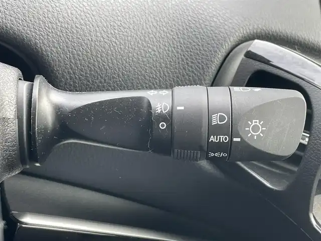 トヨタ プリウス ＰＨＶ A 滋賀県 2021(令3)年 0.5万km プラチナホワイトパールマイカ ワンオーナー/純正８型ディスプレイ/・Bluetooth/フルセグ/・Mira Cast/パノラミックビューモニター/ステアリングリモコン/革巻きステアリング/ステアリングヒーター/ビルトインETC2.0/AC100V/前席シートヒーター/運転席パワーシート/ヘッドアップディスプレイ/パーキングアシスト/LEDオートライト/フォグライト/オートハイビーム/トヨタセーフティセンス/・プリクラッシュセーフティ/・ブラインドスポットモニター/・レーントレーシングアシスト/・クリアランスソナー/・パーキングサポートブレーキ/・ふらつき検知/・ロードサインアシスト/スマートキー