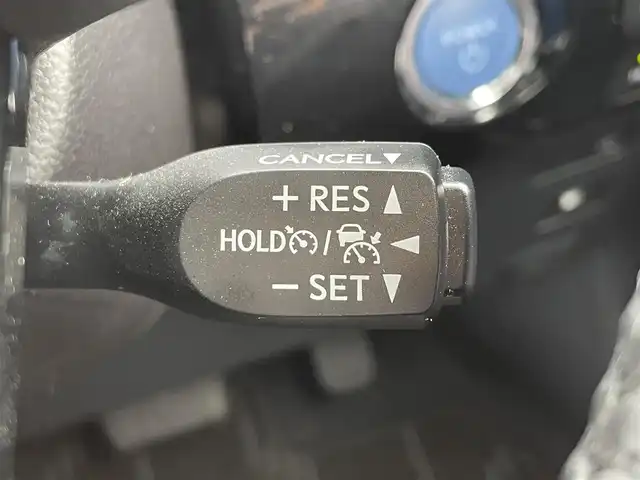 トヨタ プリウス ＰＨＶ A 滋賀県 2021(令3)年 0.5万km プラチナホワイトパールマイカ ワンオーナー/純正８型ディスプレイ/・Bluetooth/フルセグ/・Mira Cast/パノラミックビューモニター/ステアリングリモコン/革巻きステアリング/ステアリングヒーター/ビルトインETC2.0/AC100V/前席シートヒーター/運転席パワーシート/ヘッドアップディスプレイ/パーキングアシスト/LEDオートライト/フォグライト/オートハイビーム/トヨタセーフティセンス/・プリクラッシュセーフティ/・ブラインドスポットモニター/・レーントレーシングアシスト/・クリアランスソナー/・パーキングサポートブレーキ/・ふらつき検知/・ロードサインアシスト/スマートキー