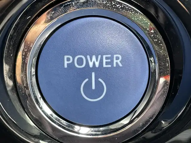 トヨタ プリウス ＰＨＶ A 滋賀県 2021(令3)年 0.5万km プラチナホワイトパールマイカ ワンオーナー/純正８型ディスプレイ/・Bluetooth/フルセグ/・Mira Cast/パノラミックビューモニター/ステアリングリモコン/革巻きステアリング/ステアリングヒーター/ビルトインETC2.0/AC100V/前席シートヒーター/運転席パワーシート/ヘッドアップディスプレイ/パーキングアシスト/LEDオートライト/フォグライト/オートハイビーム/トヨタセーフティセンス/・プリクラッシュセーフティ/・ブラインドスポットモニター/・レーントレーシングアシスト/・クリアランスソナー/・パーキングサポートブレーキ/・ふらつき検知/・ロードサインアシスト/スマートキー