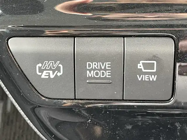 トヨタ プリウス ＰＨＶ A 滋賀県 2021(令3)年 0.5万km プラチナホワイトパールマイカ ワンオーナー/純正８型ディスプレイ/・Bluetooth/フルセグ/・Mira Cast/パノラミックビューモニター/ステアリングリモコン/革巻きステアリング/ステアリングヒーター/ビルトインETC2.0/AC100V/前席シートヒーター/運転席パワーシート/ヘッドアップディスプレイ/パーキングアシスト/LEDオートライト/フォグライト/オートハイビーム/トヨタセーフティセンス/・プリクラッシュセーフティ/・ブラインドスポットモニター/・レーントレーシングアシスト/・クリアランスソナー/・パーキングサポートブレーキ/・ふらつき検知/・ロードサインアシスト/スマートキー