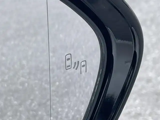 トヨタ プリウス ＰＨＶ A 滋賀県 2021(令3)年 0.5万km プラチナホワイトパールマイカ ワンオーナー/純正８型ディスプレイ/・Bluetooth/フルセグ/・Mira Cast/パノラミックビューモニター/ステアリングリモコン/革巻きステアリング/ステアリングヒーター/ビルトインETC2.0/AC100V/前席シートヒーター/運転席パワーシート/ヘッドアップディスプレイ/パーキングアシスト/LEDオートライト/フォグライト/オートハイビーム/トヨタセーフティセンス/・プリクラッシュセーフティ/・ブラインドスポットモニター/・レーントレーシングアシスト/・クリアランスソナー/・パーキングサポートブレーキ/・ふらつき検知/・ロードサインアシスト/スマートキー
