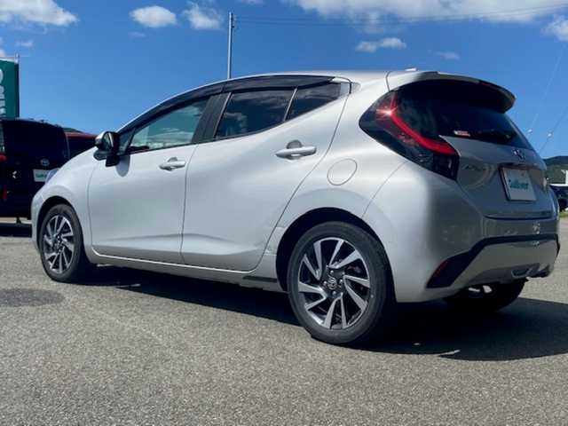 トヨタ アクア Z 兵庫県 2022(令4)年 5.5万km シルバーM 純正10.5型ナビ/バックカメラ/ビルトインETC2.0/レーダークルーズコントロール/コーナーセンサー/セーフティセンス/・衝突被害軽減ブレーキ/・車線逸脱防止支援システム/・オートマチックハイビーム/・標識認識システム/前後パーキングサポートブレーキ/LEDヘッドランプ/革巻きステアリング/ステアリングヒーター/ハーフレザーシート/前席シートヒーター/運転席パワーシート/純正16インチアルミホイール/スマートキー/エンジンプッシュスタート/禁煙車