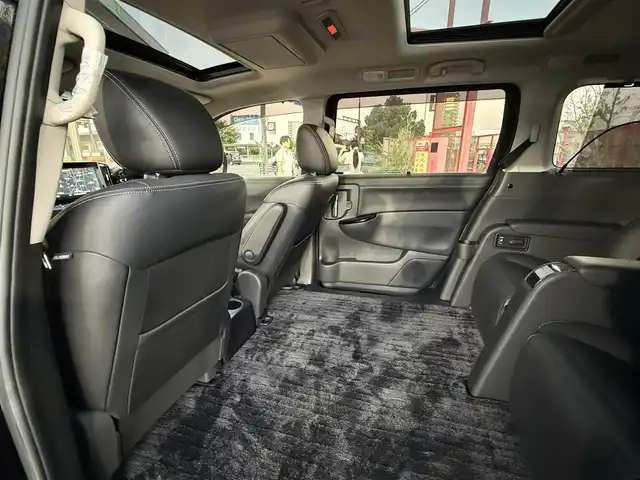 日産 エルグランド VIP パワーシートパッケージ 香川県 2025(令7)年 0.2万km ファントムブラック ワンオーナー/純正10インチSDナビ/【フルセグ/CD/DVD/Bluetooth】/純正11インチフリップダウンモニター/インテリジェントアラウンドビューモニター/インテリジェントエマージェンシーブレーキ/インテリジェントクルーズコントロール/ハイビームアシスト/車線逸脱警報/車線逸脱防止支援システム/サンルーフ/本革レザーシート/全席シートヒーター/全席パワーシート/LEDヘッドライト/両側パワースライドドア/パワーバックドア/純正全方位ドライブレコーダー/純正ビルトインETC/純正18インチアルミ/純正フロアマット
