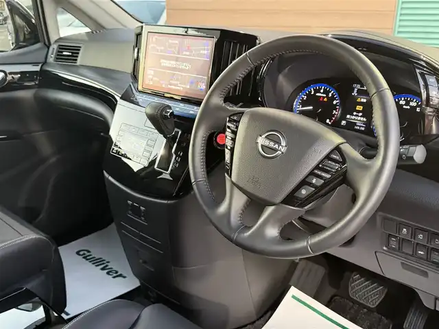 日産 エルグランド VIP パワーシートパッケージ 香川県 2025(令7)年 0.2万km ファントムブラック ワンオーナー/純正10インチSDナビ/【フルセグ/CD/DVD/Bluetooth】/純正11インチフリップダウンモニター/インテリジェントアラウンドビューモニター/インテリジェントエマージェンシーブレーキ/インテリジェントクルーズコントロール/ハイビームアシスト/車線逸脱警報/車線逸脱防止支援システム/サンルーフ/本革レザーシート/全席シートヒーター/全席パワーシート/LEDヘッドライト/両側パワースライドドア/パワーバックドア/純正全方位ドライブレコーダー/純正ビルトインETC/純正18インチアルミ/純正フロアマット