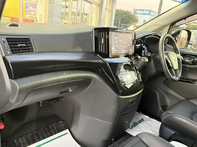 日産 エルグランド VIP パワーシートパッケージ 香川県 2025(令7)年 0.2万km ファントムブラック ワンオーナー/純正10インチSDナビ/【フルセグ/CD/DVD/Bluetooth】/純正11インチフリップダウンモニター/インテリジェントアラウンドビューモニター/インテリジェントエマージェンシーブレーキ/インテリジェントクルーズコントロール/ハイビームアシスト/車線逸脱警報/車線逸脱防止支援システム/サンルーフ/本革レザーシート/全席シートヒーター/全席パワーシート/LEDヘッドライト/両側パワースライドドア/パワーバックドア/純正全方位ドライブレコーダー/純正ビルトインETC/純正18インチアルミ/純正フロアマット