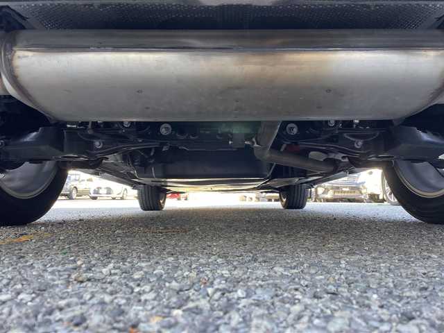 トヨタ ハリアー ハイブリッド Z レザーパッケージ 兵庫県 2024(令6)年 2.6万km プラチナホワイトパールマイカ /ワンオーナー/・OP 調光パノラマルーフ/・OP パノラミックビューモニター（床下透過表示機能）/・OP おくだけ充電/・MODELLISTAエアロパーツ（GRAN BLAZE STYLE）//フロントスポイラー（LED付）//サイドスカート//リヤスタイリングキット（リヤスカート/マフラーカッター）/・OP シグネチャーイルミグリル/・OPバックドアエアロプレート/・OP バックドアガーニッシュ/・OP 室内インテリアイルミネーション/・OP 3Dレザー調フロアマット/・OP GRスポーツサイドバイザー//ディスプレイオーディオ（コネクティッドナビ対応）Plus//12.3インチHDディスプレイ//TV/BT/USB/Miracast/Apple Car Play/HDMI//JBLサウンド//TVキャンセラー//デジタルインナーミラー（前後録画機能付）//ナノイーX//本革シート（ヒーター/ベンチレーション/電動）//ステアリングヒーター//オートLEDヘッドランプ//LEDフォグランプ//純正19インチAW//ハンズフリーパワーバックドア//カラーヘッドアップディスプレイ//PCS/LTA/BSM/RCTA/PKSB/RSA//先行車発進お知らせ/レーダークルーズコントロール//クリアランスソナー