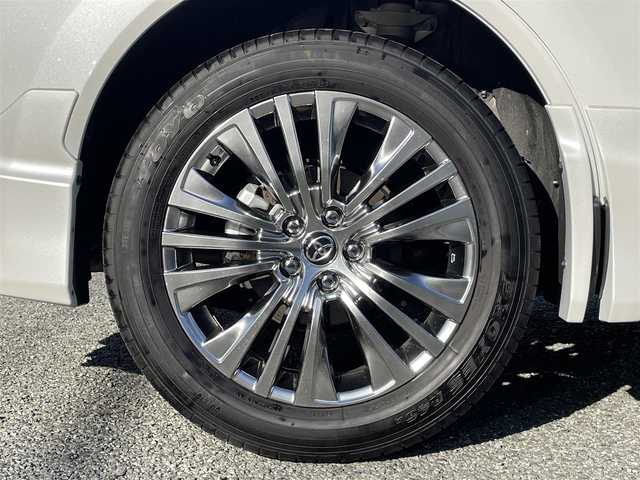 トヨタ ハリアー ハイブリッド Z レザーパッケージ 兵庫県 2024(令6)年 2.6万km プラチナホワイトパールマイカ /ワンオーナー/・OP 調光パノラマルーフ/・OP パノラミックビューモニター（床下透過表示機能）/・OP おくだけ充電/・MODELLISTAエアロパーツ（GRAN BLAZE STYLE）//フロントスポイラー（LED付）//サイドスカート//リヤスタイリングキット（リヤスカート/マフラーカッター）/・OP シグネチャーイルミグリル/・OPバックドアエアロプレート/・OP バックドアガーニッシュ/・OP 室内インテリアイルミネーション/・OP 3Dレザー調フロアマット/・OP GRスポーツサイドバイザー//ディスプレイオーディオ（コネクティッドナビ対応）Plus//12.3インチHDディスプレイ//TV/BT/USB/Miracast/Apple Car Play/HDMI//JBLサウンド//TVキャンセラー//デジタルインナーミラー（前後録画機能付）//ナノイーX//本革シート（ヒーター/ベンチレーション/電動）//ステアリングヒーター//オートLEDヘッドランプ//LEDフォグランプ//純正19インチAW//ハンズフリーパワーバックドア//カラーヘッドアップディスプレイ//PCS/LTA/BSM/RCTA/PKSB/RSA//先行車発進お知らせ/レーダークルーズコントロール//クリアランスソナー