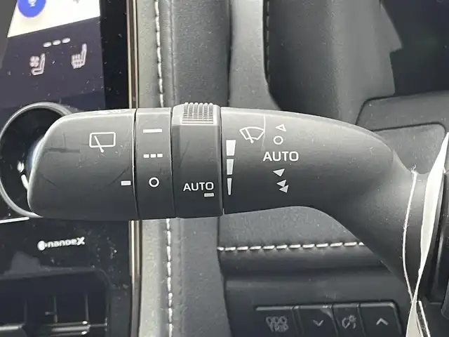 トヨタ ヴェルファイア ハイブリット Z プレミア 兵庫県 2023(令5)年 0.8万km プラチナホワイトパールマイカ 純正オーディオナビ/置き換え充電/電動リアゲート/ユニバーサルステップ/デジタルインナーミラー/両側パワースライドドア/メモリ付きパワーシート/ツインムーンルーフ/ステアリングヒーター/シートヒーター/エアーシート/アラウンドビューモニター/純正フロアマット/Bluetooth接続/フルセグTV