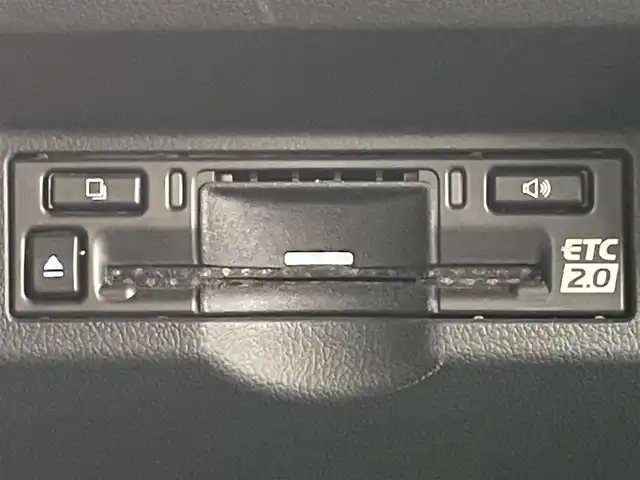 トヨタ ヴェルファイア ハイブリット Z プレミア 兵庫県 2023(令5)年 0.8万km プラチナホワイトパールマイカ 純正オーディオナビ/置き換え充電/電動リアゲート/ユニバーサルステップ/デジタルインナーミラー/両側パワースライドドア/メモリ付きパワーシート/ツインムーンルーフ/ステアリングヒーター/シートヒーター/エアーシート/アラウンドビューモニター/純正フロアマット/Bluetooth接続/フルセグTV