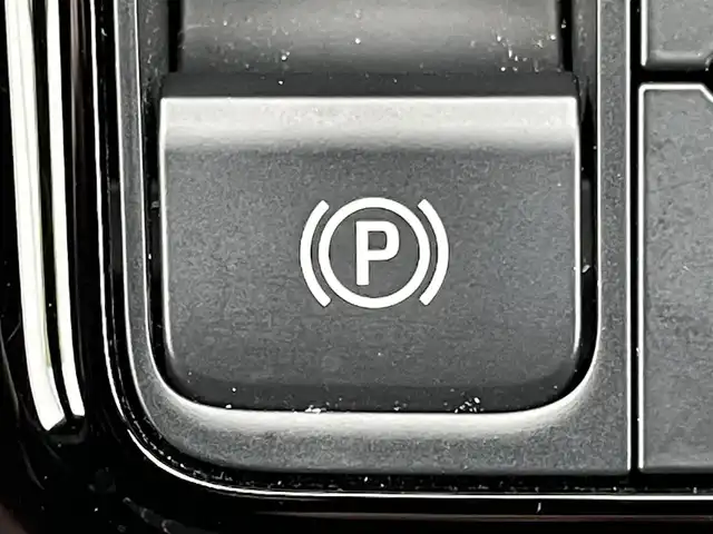 トヨタ ヴェルファイア ハイブリット Z プレミア 兵庫県 2023(令5)年 0.8万km プラチナホワイトパールマイカ 純正オーディオナビ/置き換え充電/電動リアゲート/ユニバーサルステップ/デジタルインナーミラー/両側パワースライドドア/メモリ付きパワーシート/ツインムーンルーフ/ステアリングヒーター/シートヒーター/エアーシート/アラウンドビューモニター/純正フロアマット/Bluetooth接続/フルセグTV