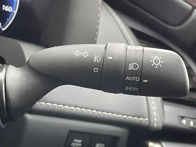 トヨタ ヴェルファイア ハイブリット Z プレミア 兵庫県 2023(令5)年 0.8万km プラチナホワイトパールマイカ 純正オーディオナビ/置き換え充電/電動リアゲート/ユニバーサルステップ/デジタルインナーミラー/両側パワースライドドア/メモリ付きパワーシート/ツインムーンルーフ/ステアリングヒーター/シートヒーター/エアーシート/アラウンドビューモニター/純正フロアマット/Bluetooth接続/フルセグTV