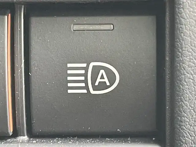 トヨタ ヴェルファイア ハイブリット Z プレミア 兵庫県 2023(令5)年 0.8万km プラチナホワイトパールマイカ 純正オーディオナビ/置き換え充電/電動リアゲート/ユニバーサルステップ/デジタルインナーミラー/両側パワースライドドア/メモリ付きパワーシート/ツインムーンルーフ/ステアリングヒーター/シートヒーター/エアーシート/アラウンドビューモニター/純正フロアマット/Bluetooth接続/フルセグTV