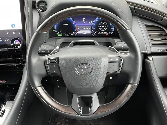 トヨタ ヴェルファイア ハイブリット Z プレミア 兵庫県 2023(令5)年 0.8万km プラチナホワイトパールマイカ 純正オーディオナビ/置き換え充電/電動リアゲート/ユニバーサルステップ/デジタルインナーミラー/両側パワースライドドア/メモリ付きパワーシート/ツインムーンルーフ/ステアリングヒーター/シートヒーター/エアーシート/アラウンドビューモニター/純正フロアマット/Bluetooth接続/フルセグTV