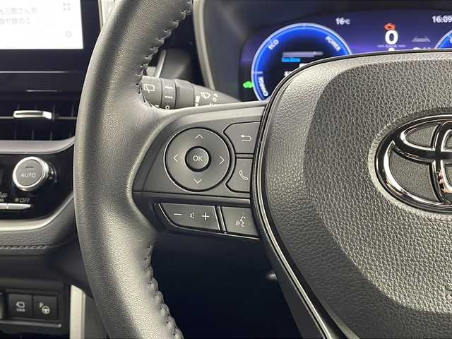 トヨタ カローラ クロス ハイブリッド Z 栃木県 2024(令6)年 3.5万km プラチナホワイトパールマイカ 純正ナビ/（BT/フルセグ/AM/FM/ミラーリング）/全周囲カメラ/衝突軽減システム/レーダークルーズコントロー/車線逸脱抑制機能/横滑り防止/クリアランナソー/ブラインドスポットモニター/電動リアゲート/パーキングサポート/前席シートヒーター/ビルトインETC2.0/電動格納ミラー/ステアリングスイッチ/純正アルミホイール/純正フロアマット/プッシュスタート/スマートキー/スペアキー