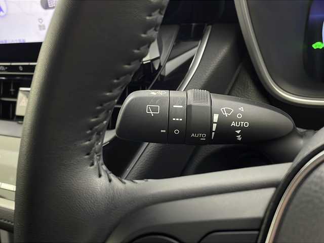 トヨタ カローラ クロス ハイブリッド Z 栃木県 2024(令6)年 3.5万km プラチナホワイトパールマイカ 純正ナビ/（BT/フルセグ/AM/FM/ミラーリング）/全周囲カメラ/衝突軽減システム/レーダークルーズコントロー/車線逸脱抑制機能/横滑り防止/クリアランナソー/ブラインドスポットモニター/電動リアゲート/パーキングサポート/前席シートヒーター/ビルトインETC2.0/電動格納ミラー/ステアリングスイッチ/純正アルミホイール/純正フロアマット/プッシュスタート/スマートキー/スペアキー